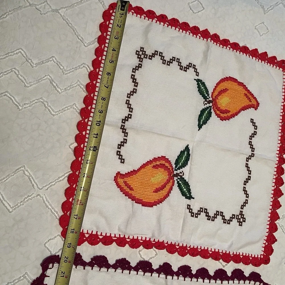 VTG  Needlepoint Tea Towels Set Of 2 Crochet‎ Trim Farmhouse Chic Handmade Decor